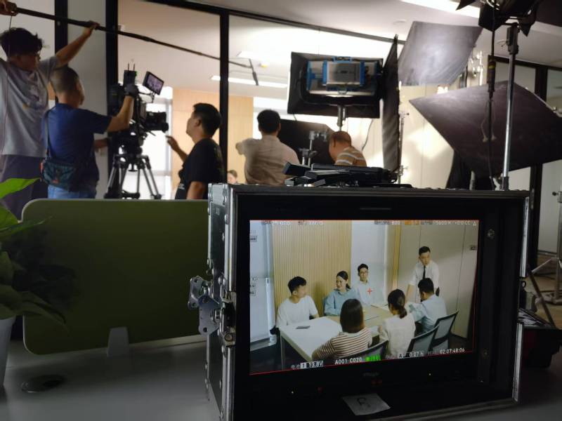 零陵区TVC拍摄公司：科技产品视觉化大师，诠释未来感与功能美学